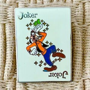 DISNEY 2005 *Rare* LE 1000 Goofy Joker Playing Card Surprise Pin